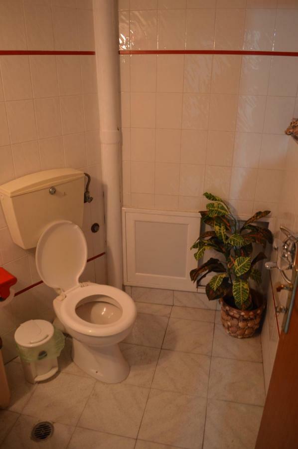 Apartment In The Center Of Aigio F 외부 사진